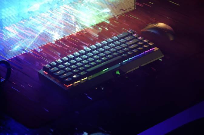 Razer Černá blackwidow v3 mini hyperspeed - žlutý spínač - us klávesnice N68T63