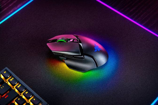 Razer Černá Basilisk v3 Pro myši N68T31