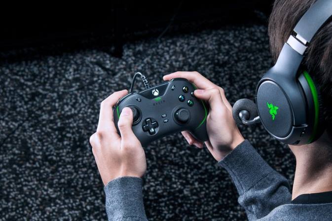 Razer Černá Wolverine v2 řídicí panel N68T162