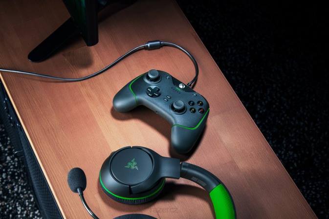 Razer Černá Wolverine v2 řídicí panel N68T162