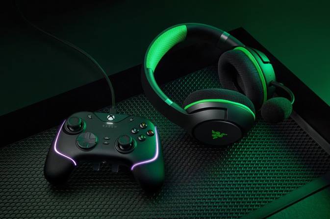 Razer Černá chroma wolverine v2 řídicí panel N68T160